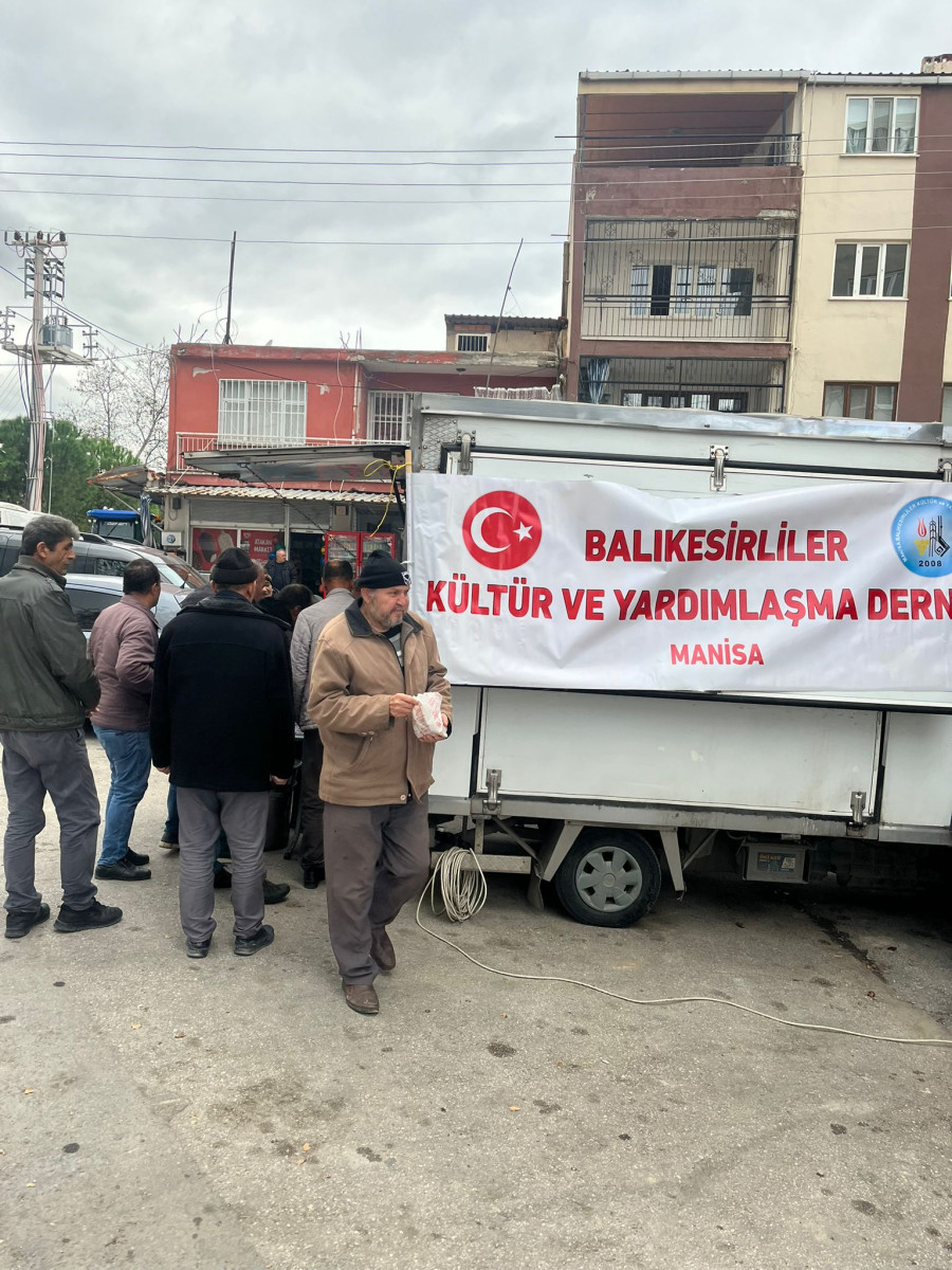 Manisa Balıkesirliler Kültür ve Yardımlaşma Derneği Lokma Hayrı Gerçekleştirdi